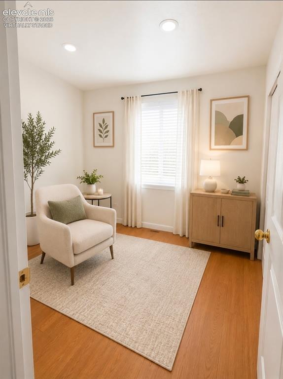 Image 8 of 25: Living Room