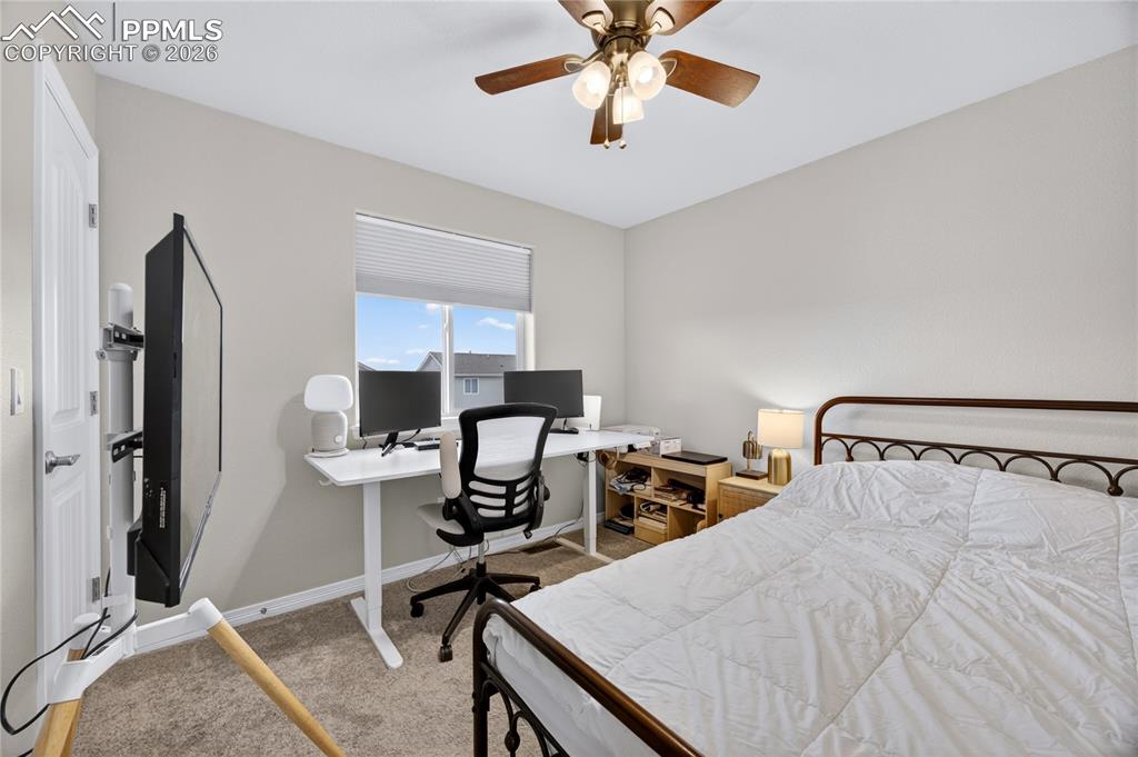 Image 12 of 24: Bedroom