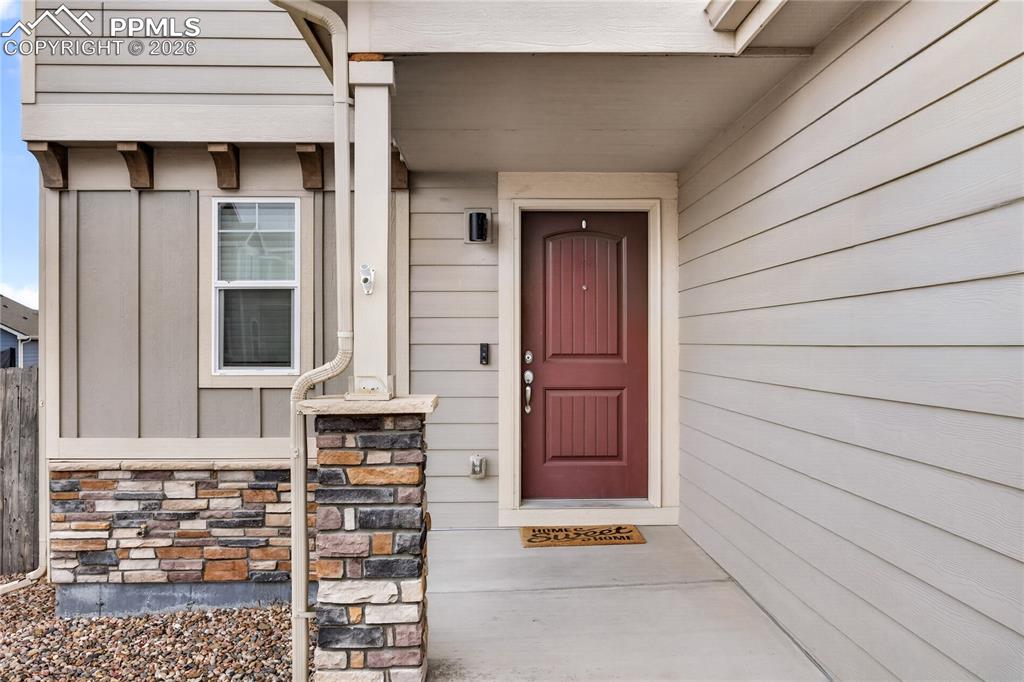 Image 19 of 24: Entry