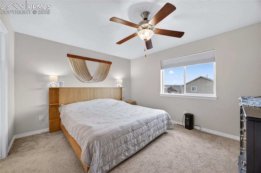 Image 9 of 24: Bedroom