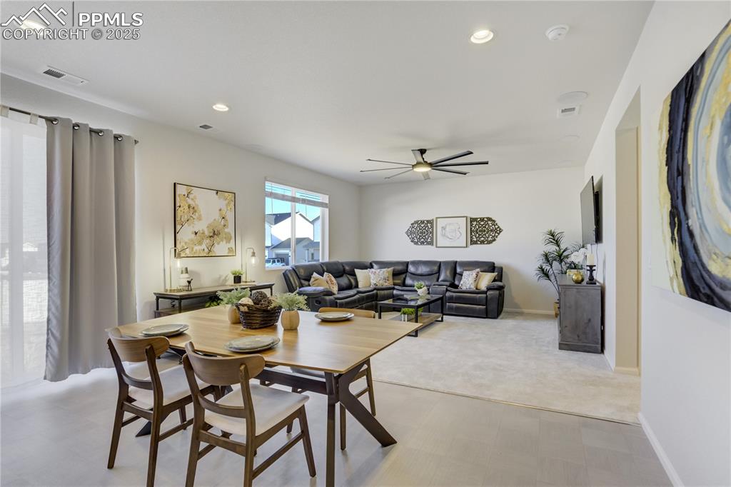 Image 13 of 32: Dining Area