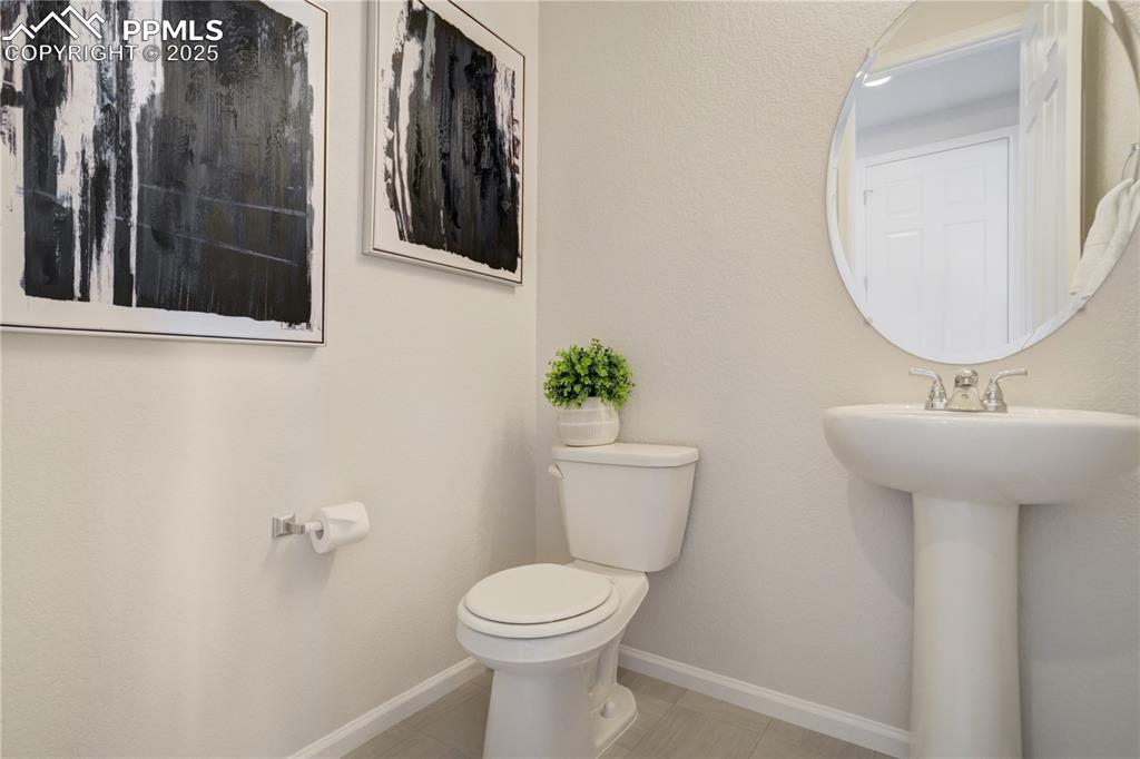 Image 22 of 32: Bathroom