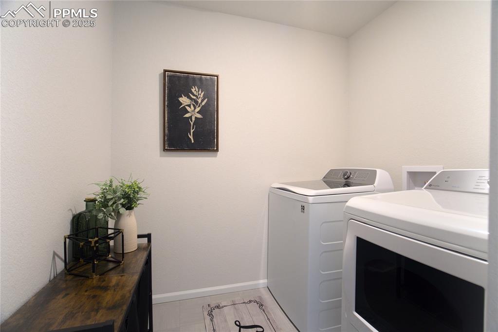 Image 25 of 32: Laundry