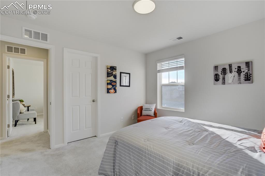 Image 27 of 32: Bedroom