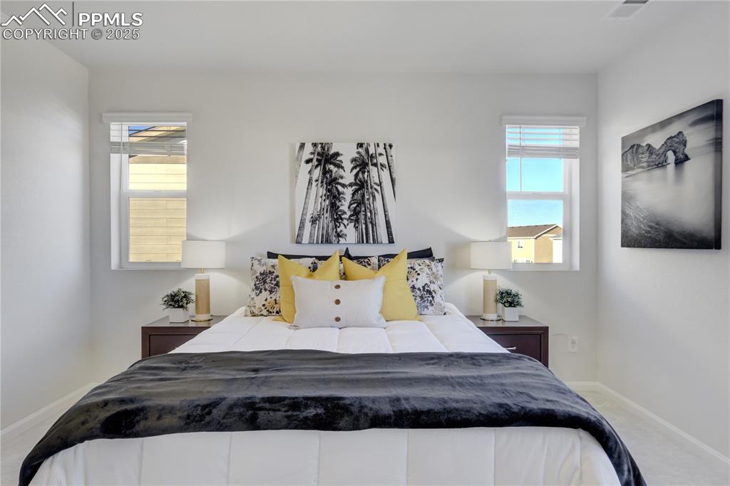 Image 3 of 32: Bedroom