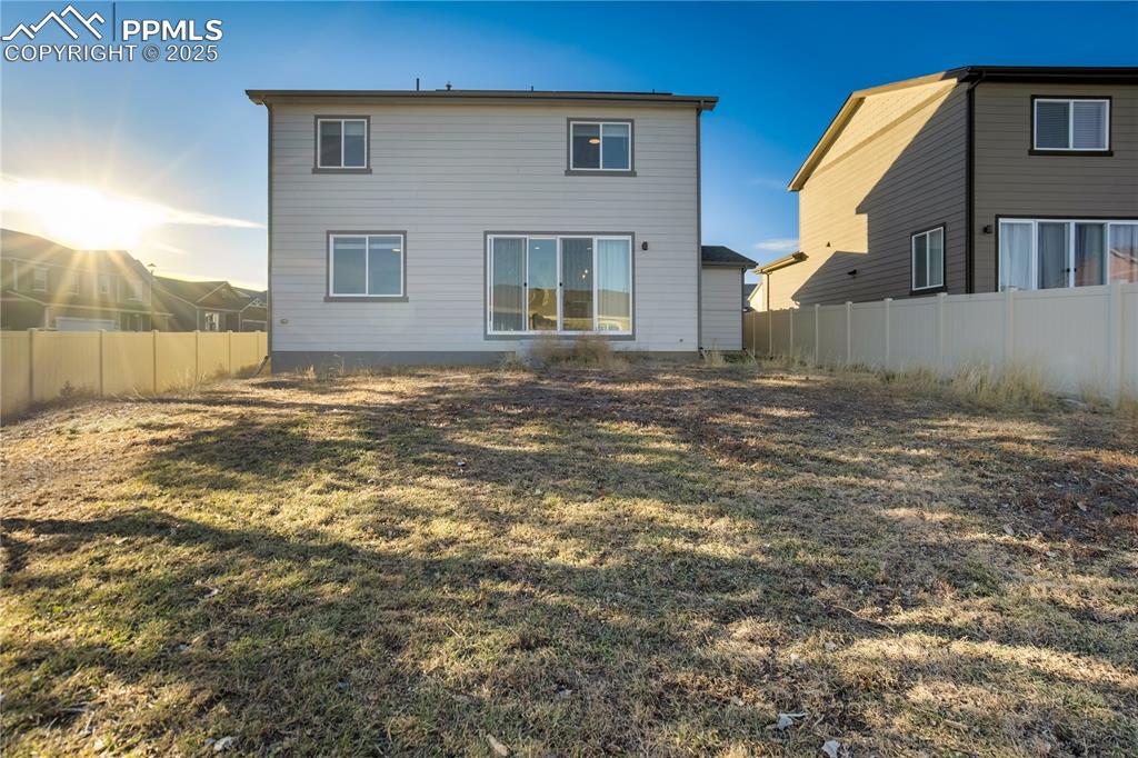 Image 32 of 32: Back of Structure