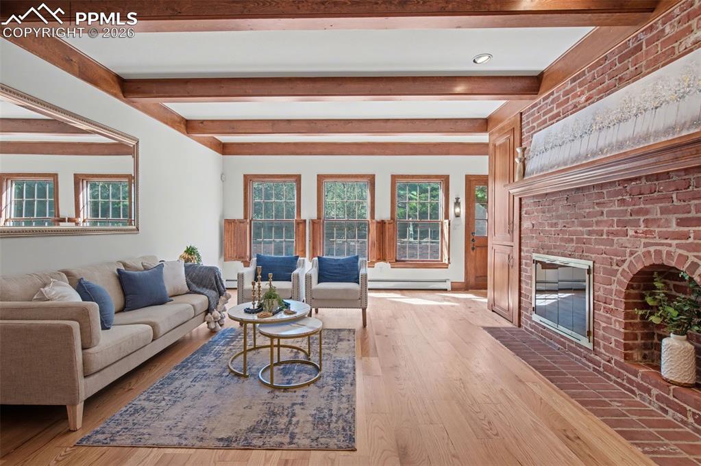 Image 13 of 27: 2nd living space adjacent to kitchen