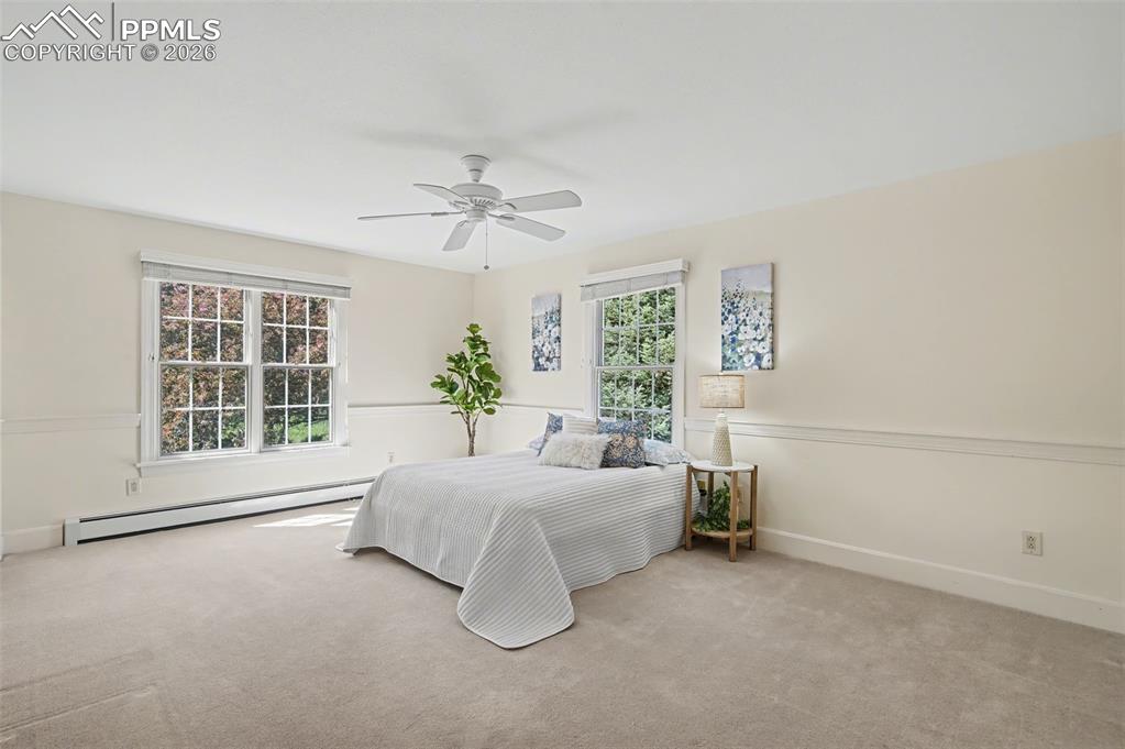 Image 18 of 27: Upper bedroom