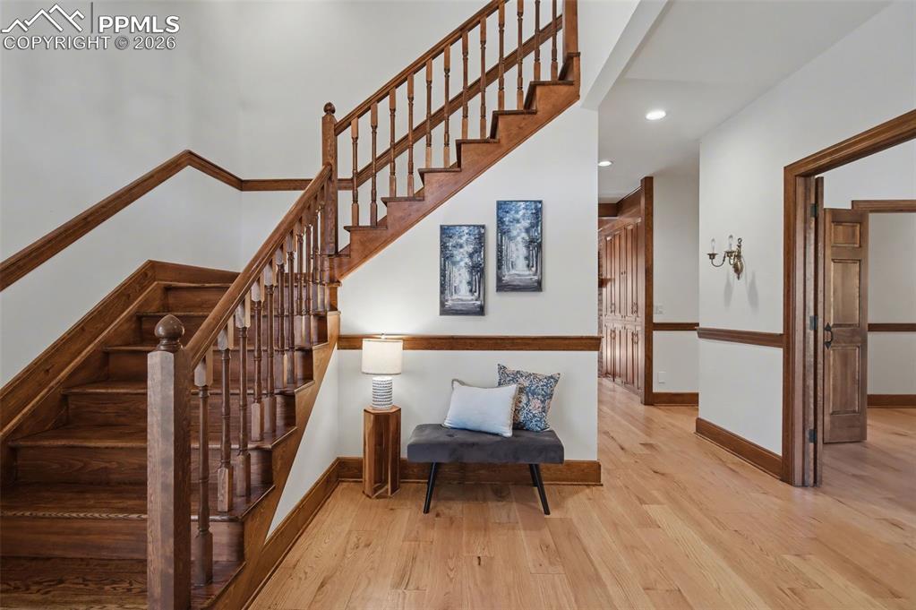 Image 4 of 27: Entry