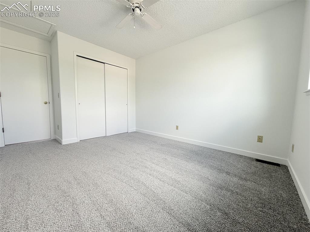 Image 33 of 42: Bedroom