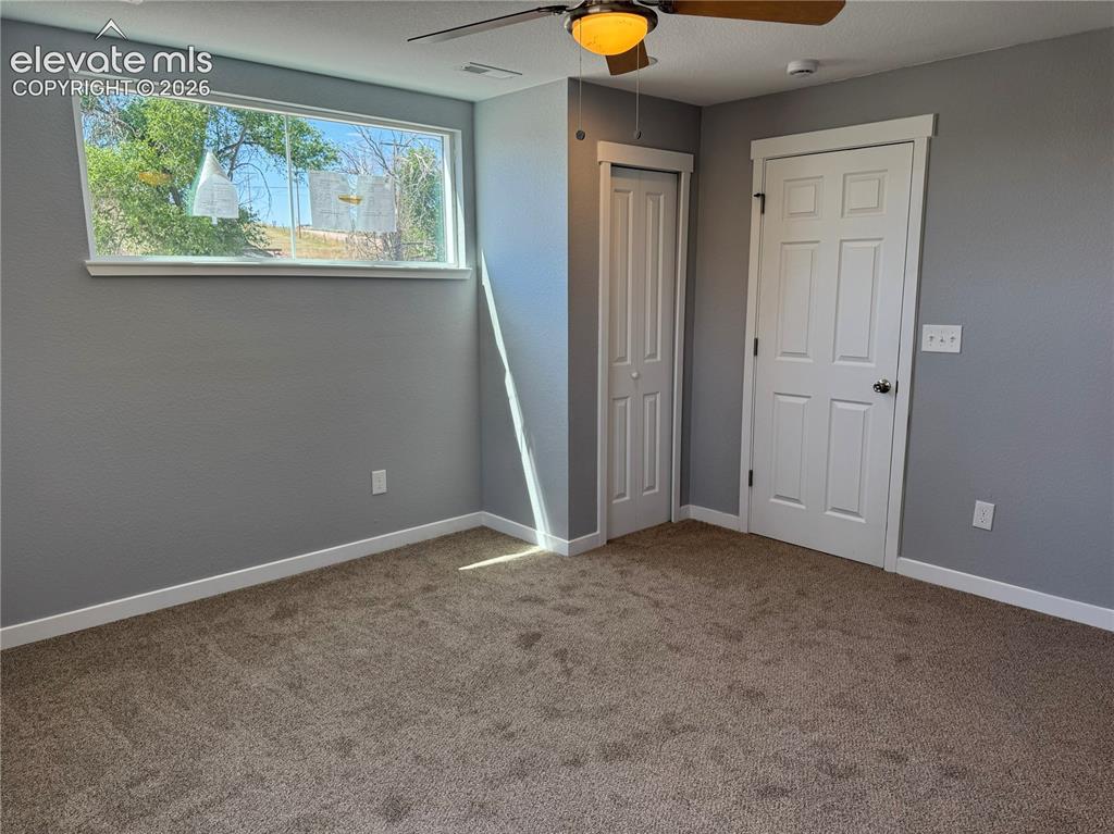Image 16 of 35: Bedroom