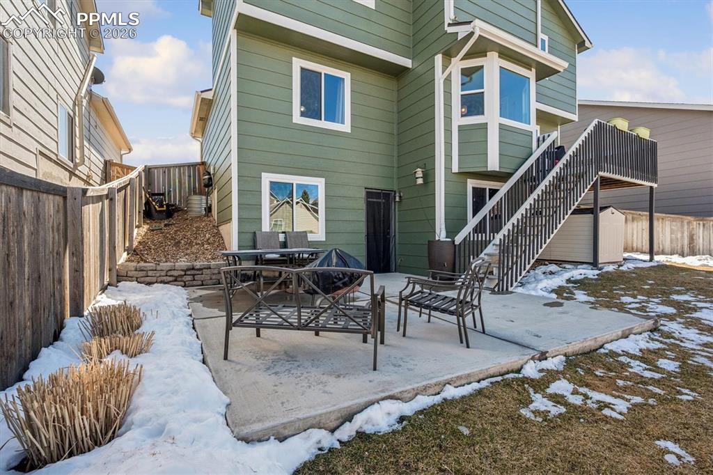 Image 27 of 36: Back of Structure