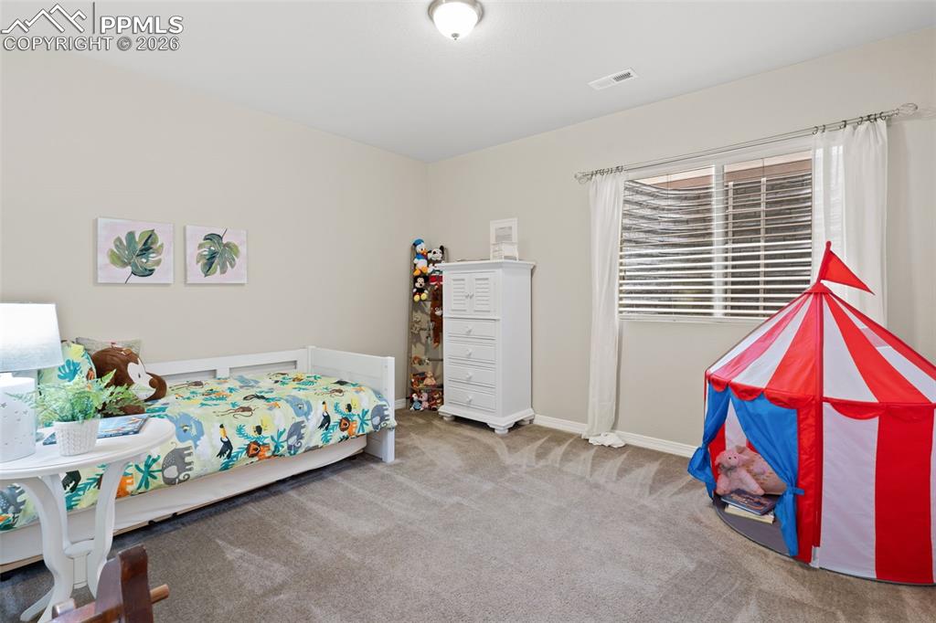 Image 26 of 42: Bedroom