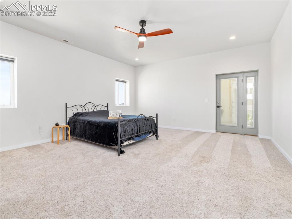 Image 19 of 47: Bedroom