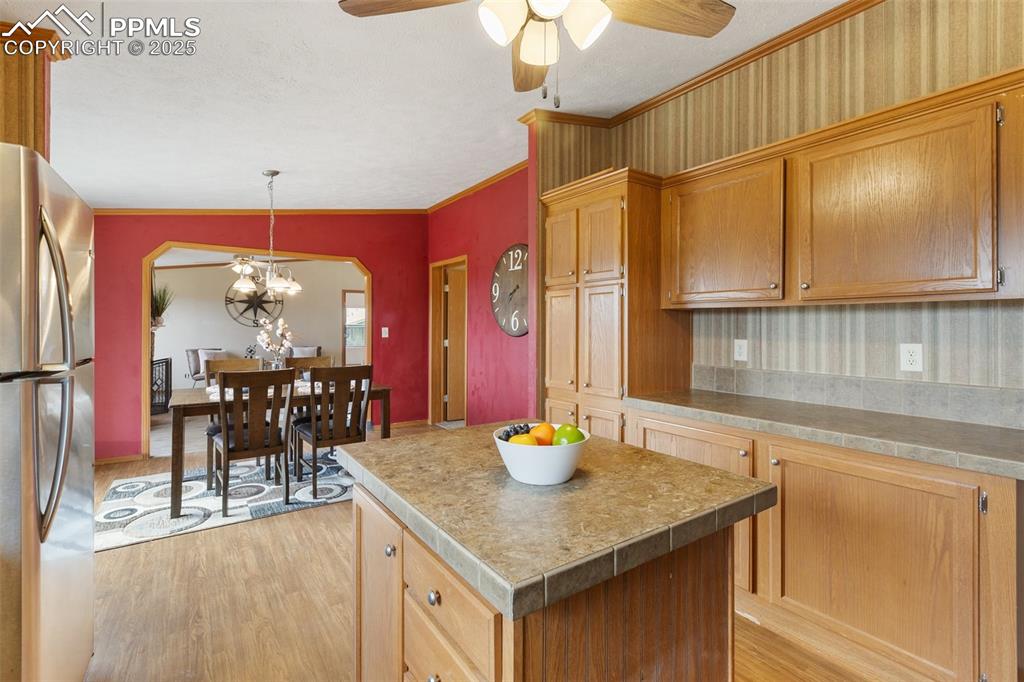 Image 13 of 37: Kitchen