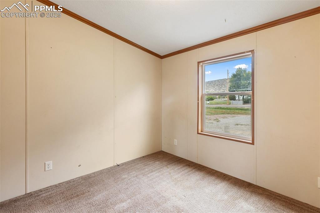 Image 33 of 37: Bedroom