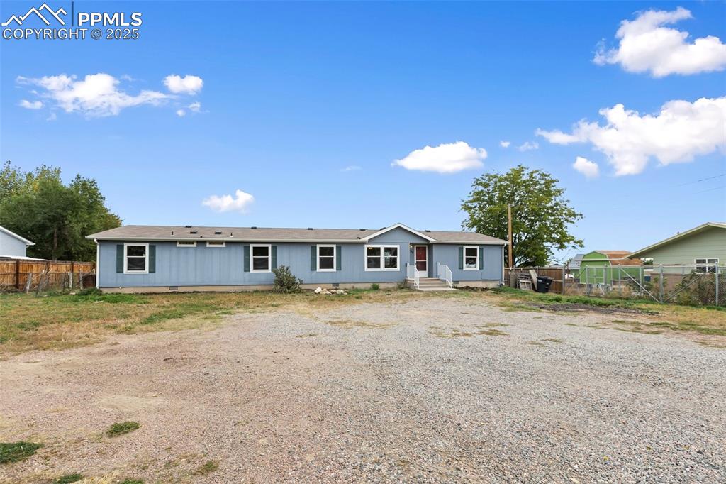 Image 4 of 37: Front of Structure