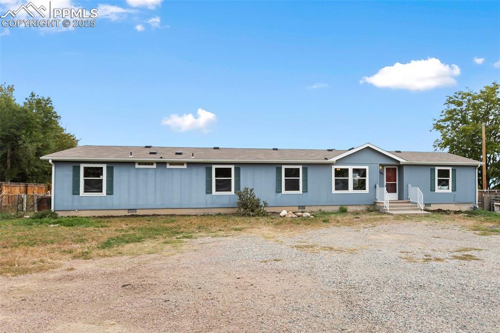 Image 5 of 37: Front of Structure