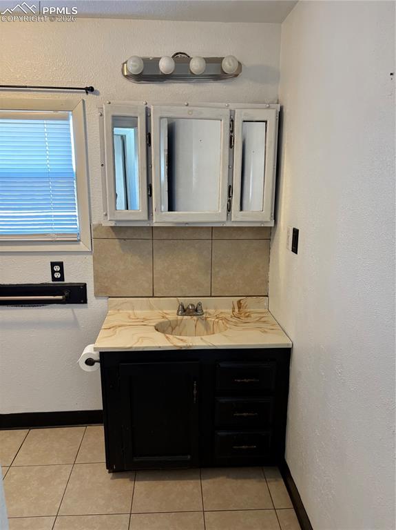 Image 11 of 23: Bathroom