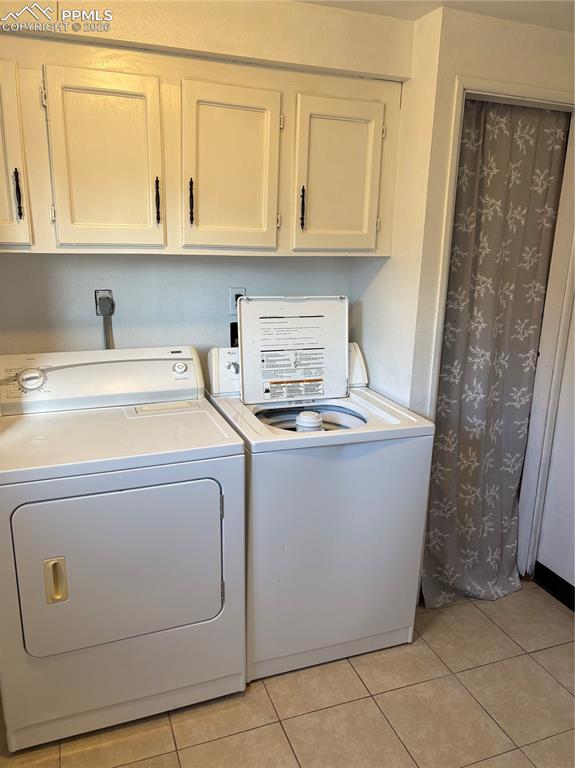 Image 13 of 23: Laundry