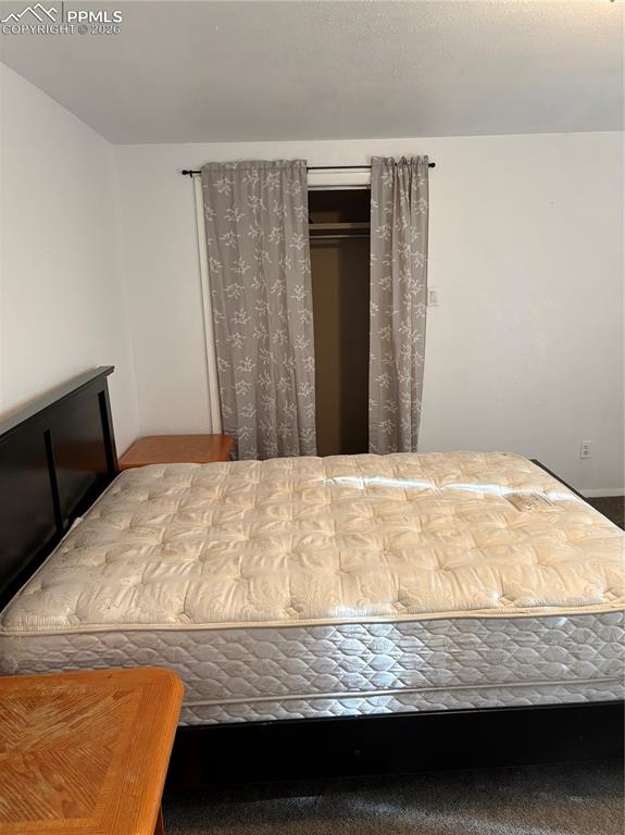 Image 18 of 23: Bedroom