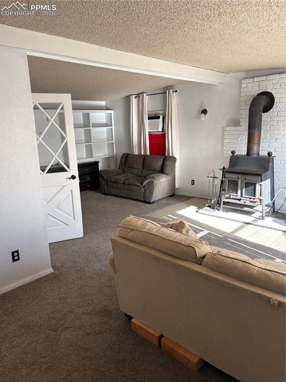 Image 22 of 23: Living Room