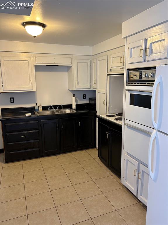 Image 8 of 23: Kitchen