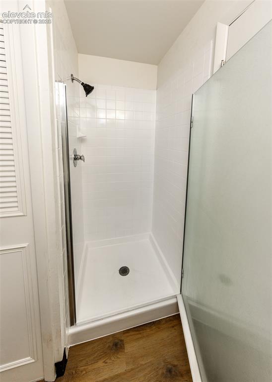 Image 36 of 41: Bathroom