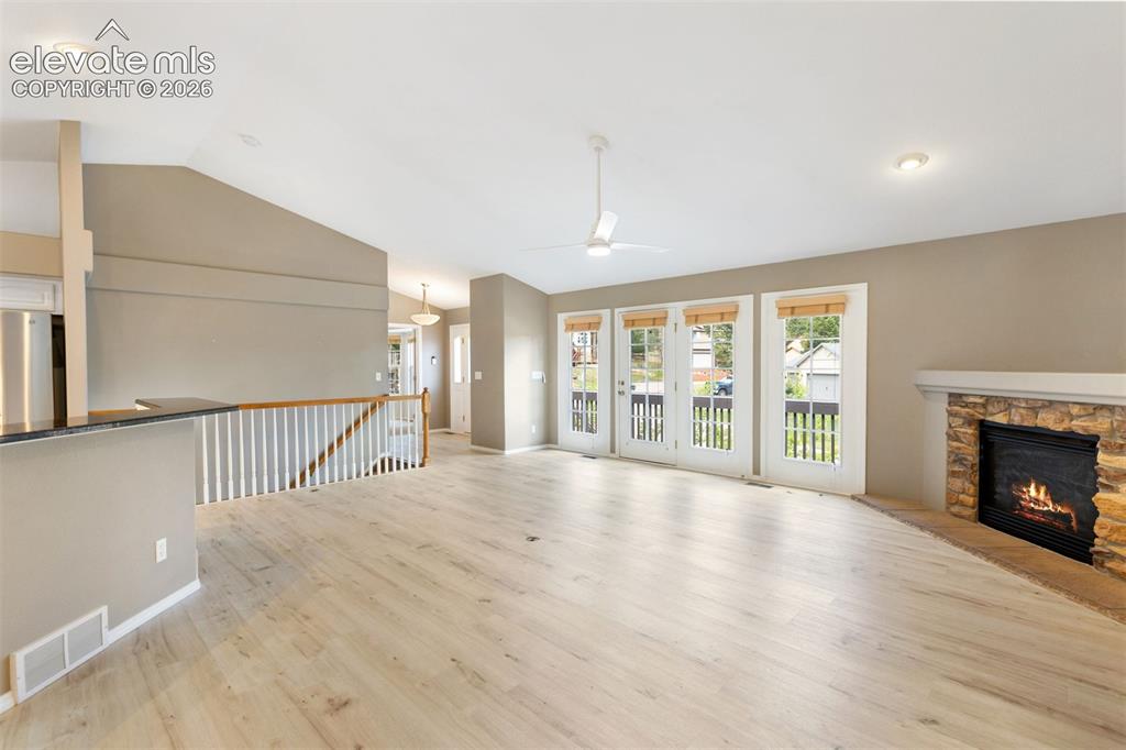 Image 9 of 50: Living Room