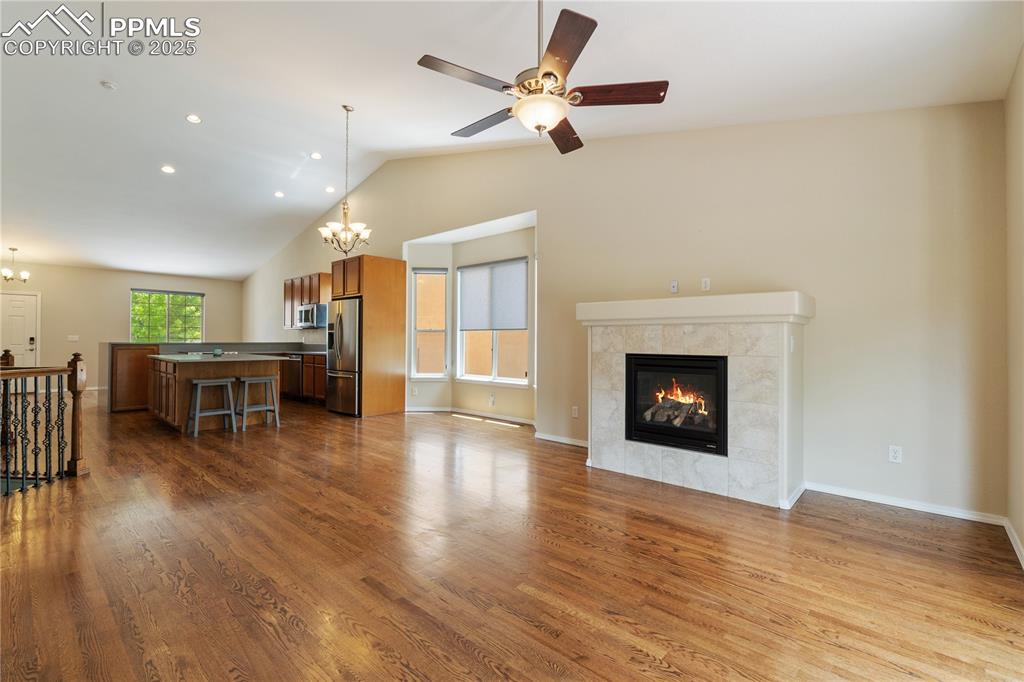 Image 11 of 50: Living Room