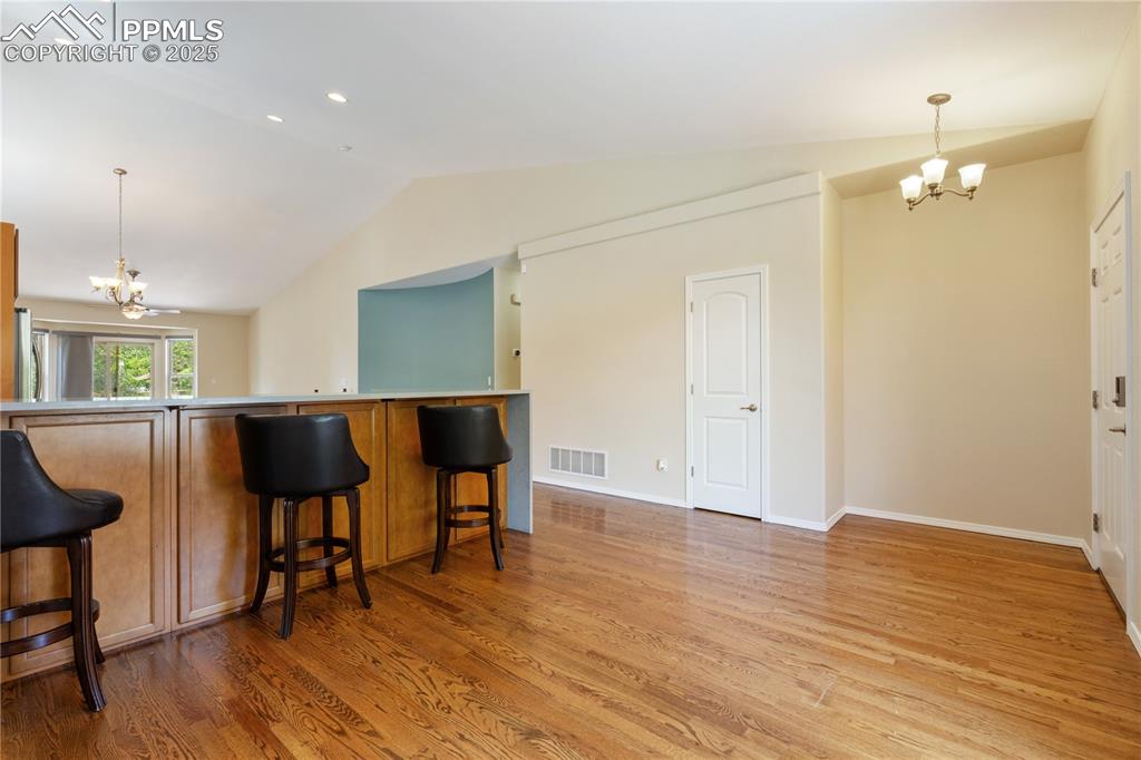 Image 4 of 50: Kitchen