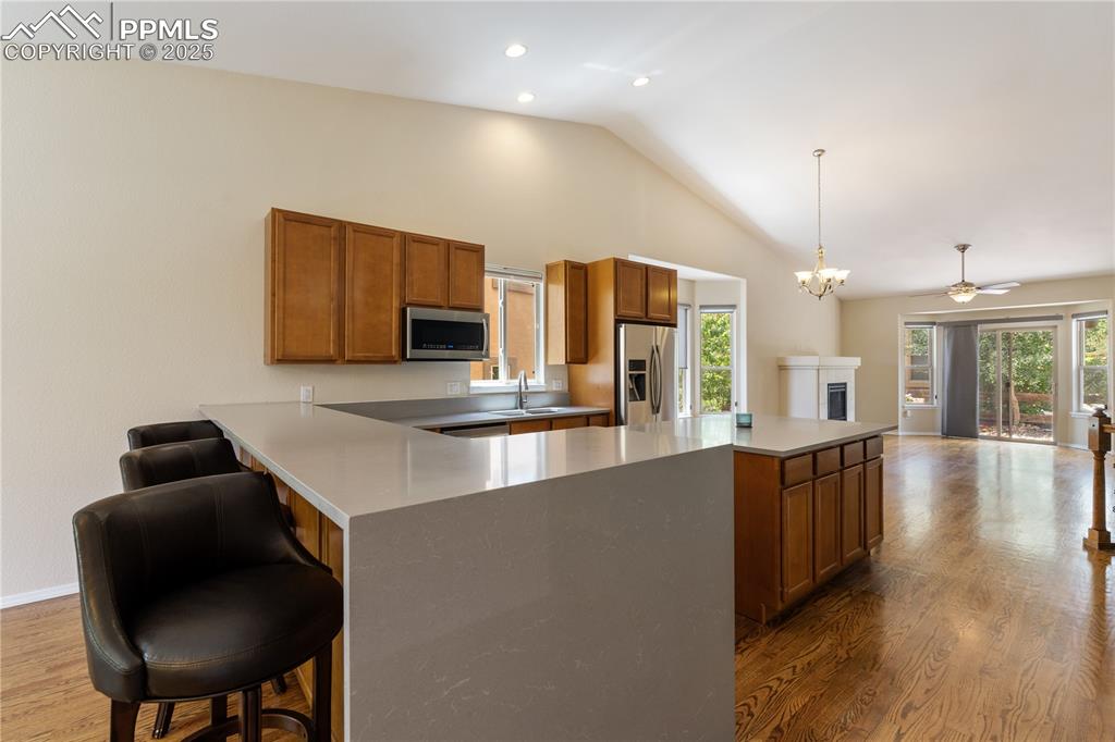 Image 5 of 50: Kitchen