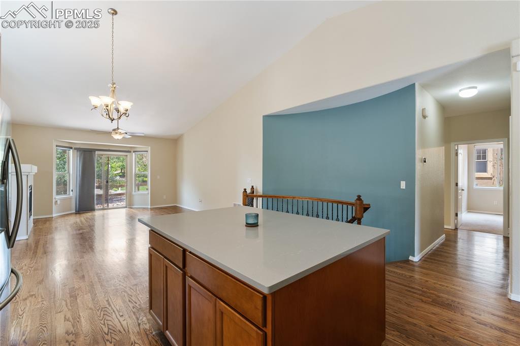 Image 7 of 50: Kitchen