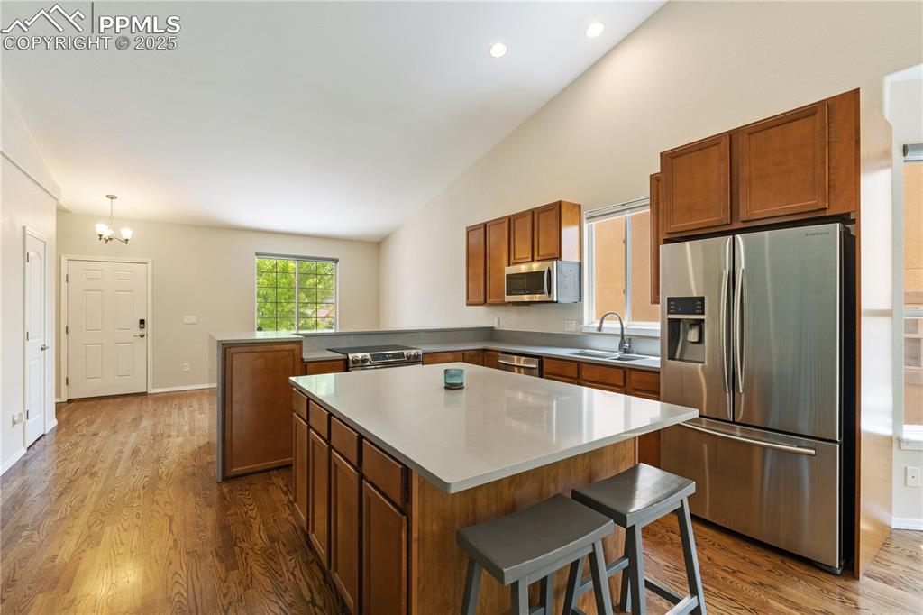 Image 9 of 50: Kitchen