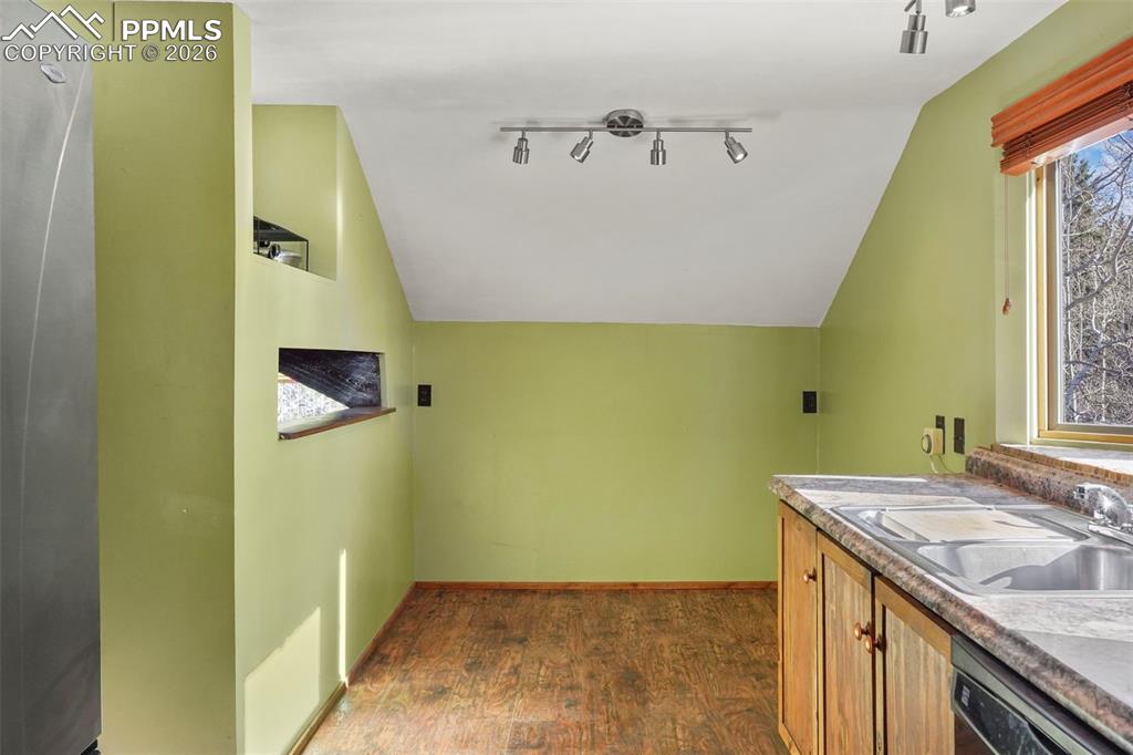 Image 19 of 34: Other