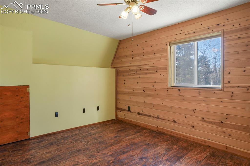 Image 22 of 34: Bonus Room