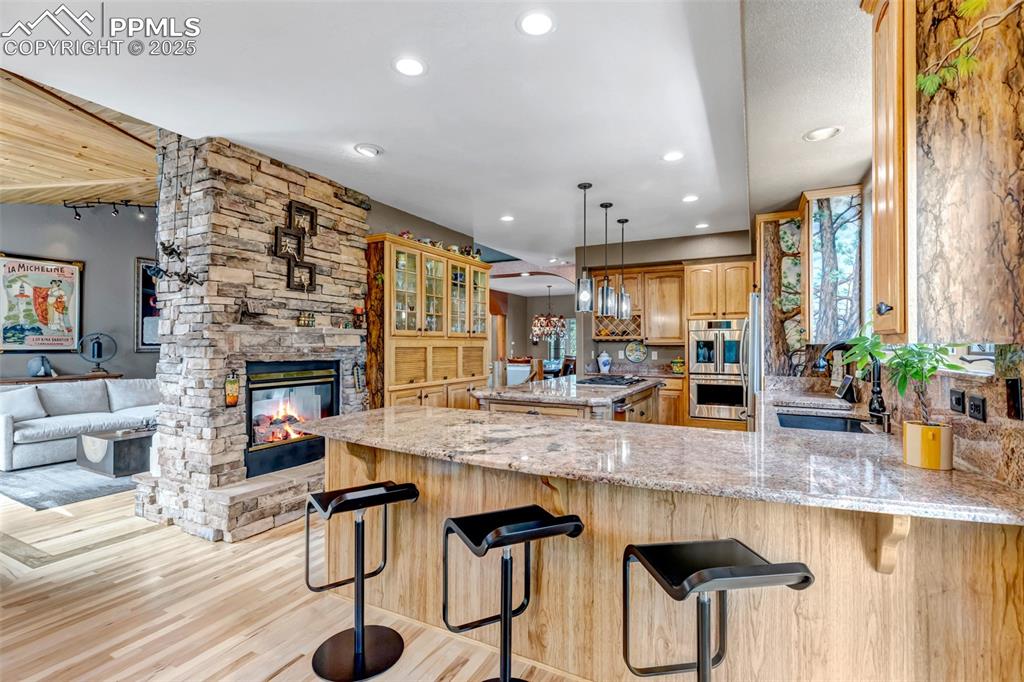 Image 9 of 50: Kitchen