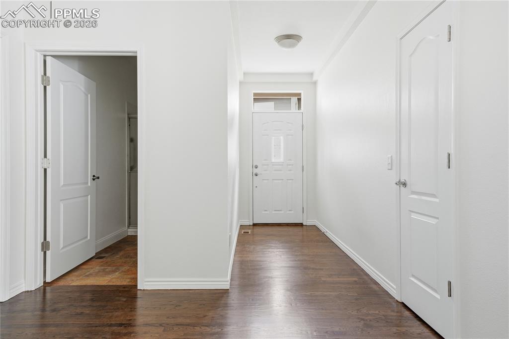 Image 5 of 41: Entry entry