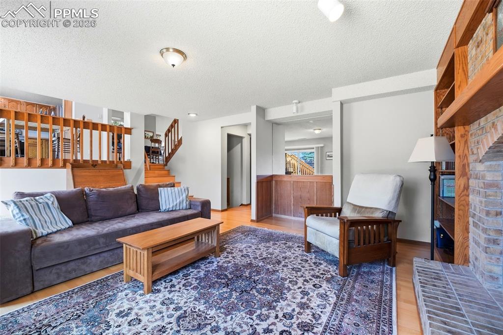 Image 22 of 50: Family Room