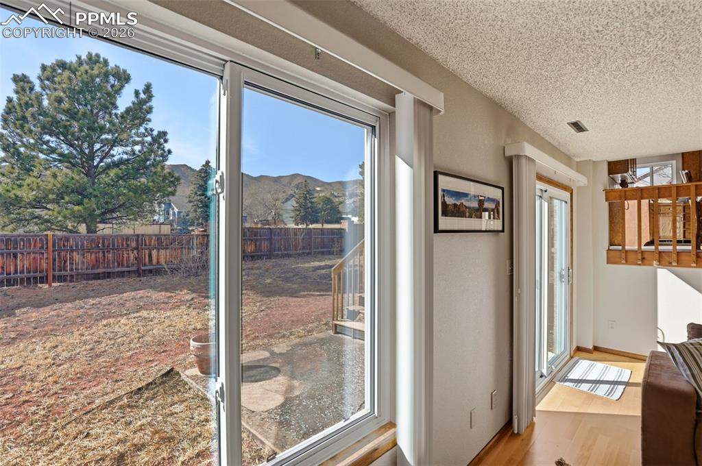 Image 24 of 50: Entry