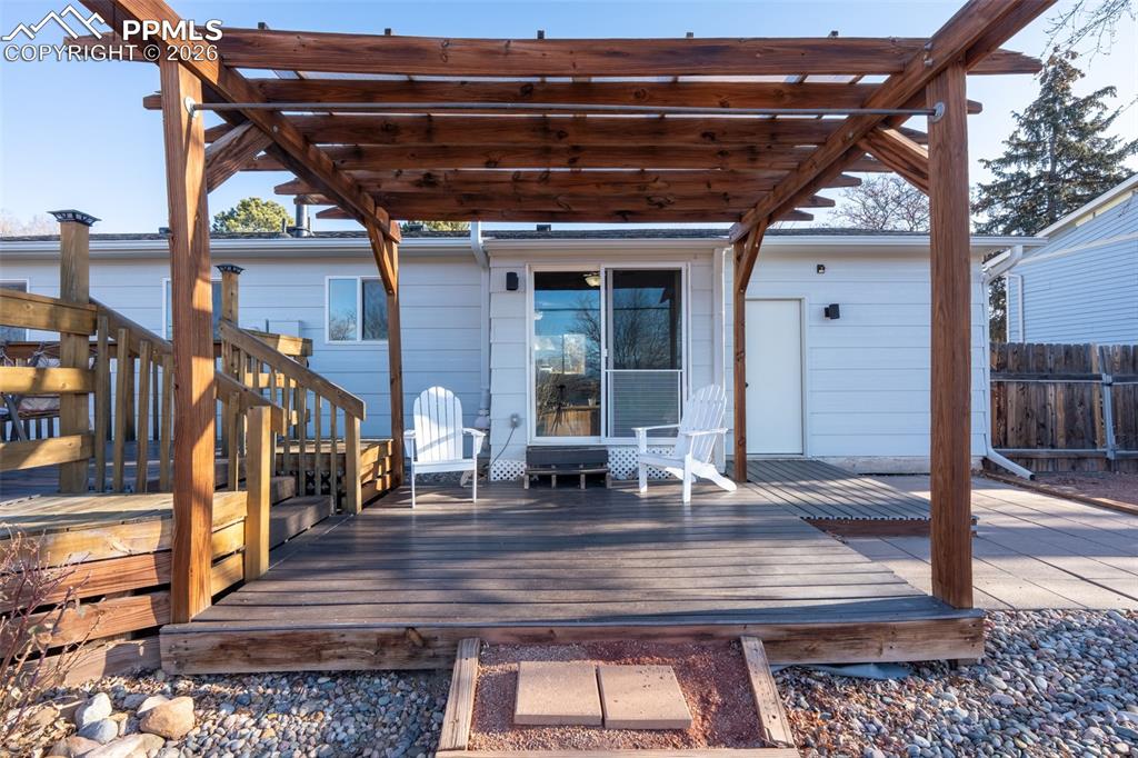 Image 26 of 40: Back deck