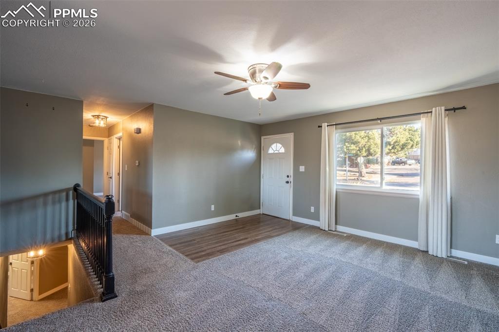 Image 3 of 40: Living room/entry - main