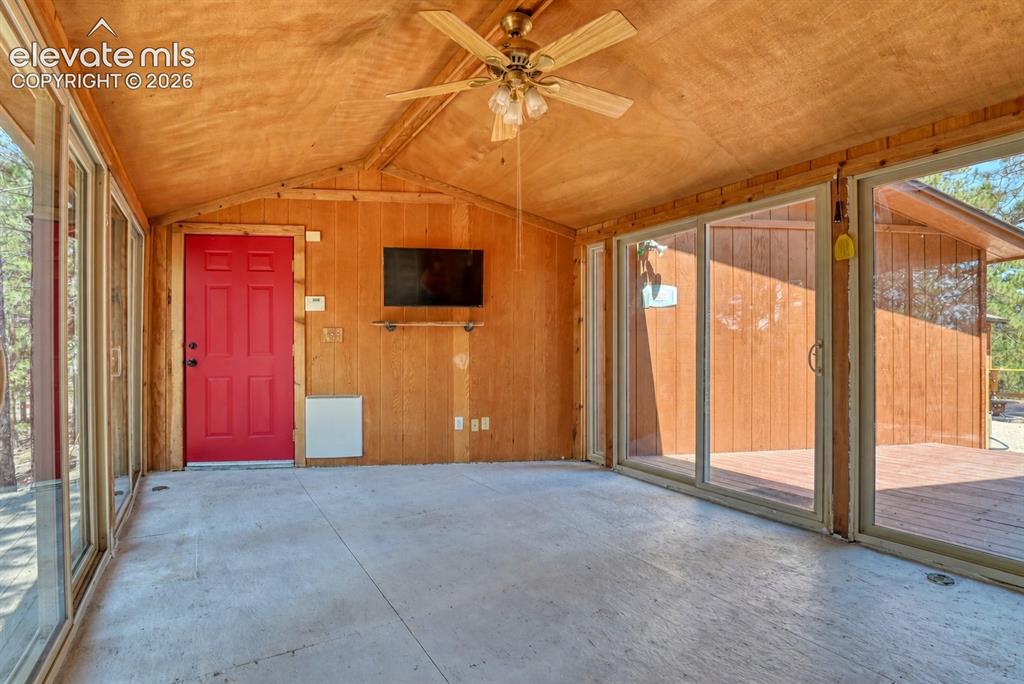 Image 8 of 45: Sun Room