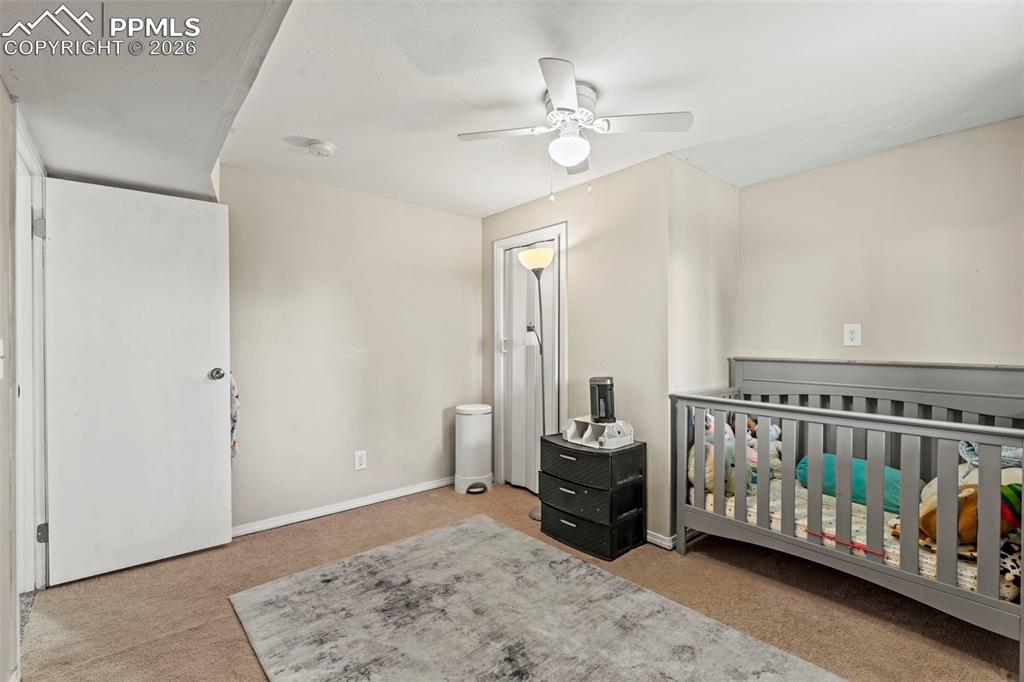 Image 31 of 44: Bedroom