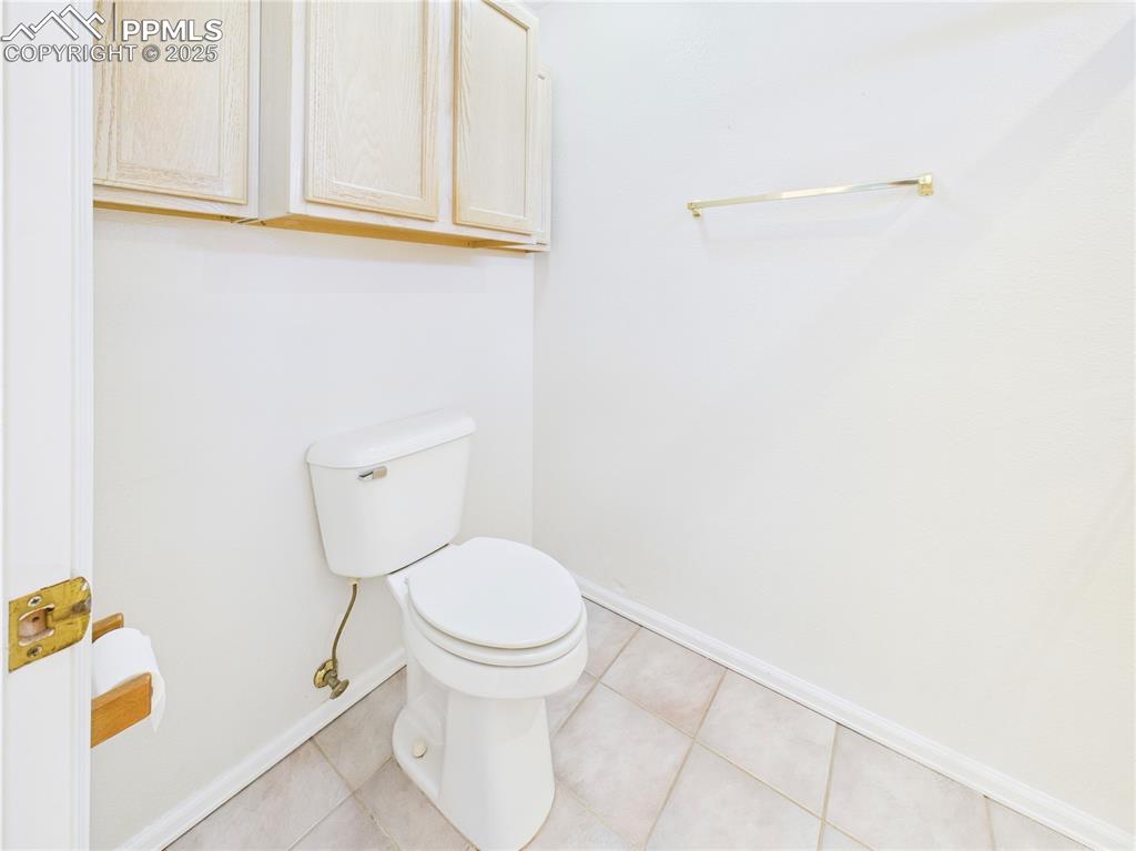 Image 33 of 46: Bathroom