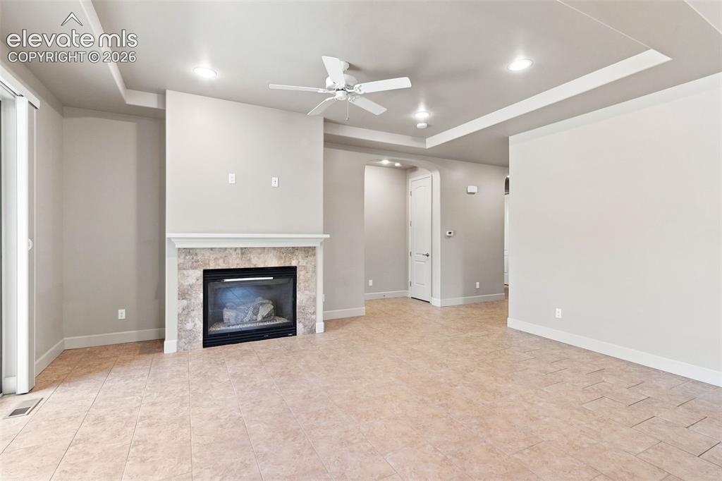 Image 10 of 50: Living Room