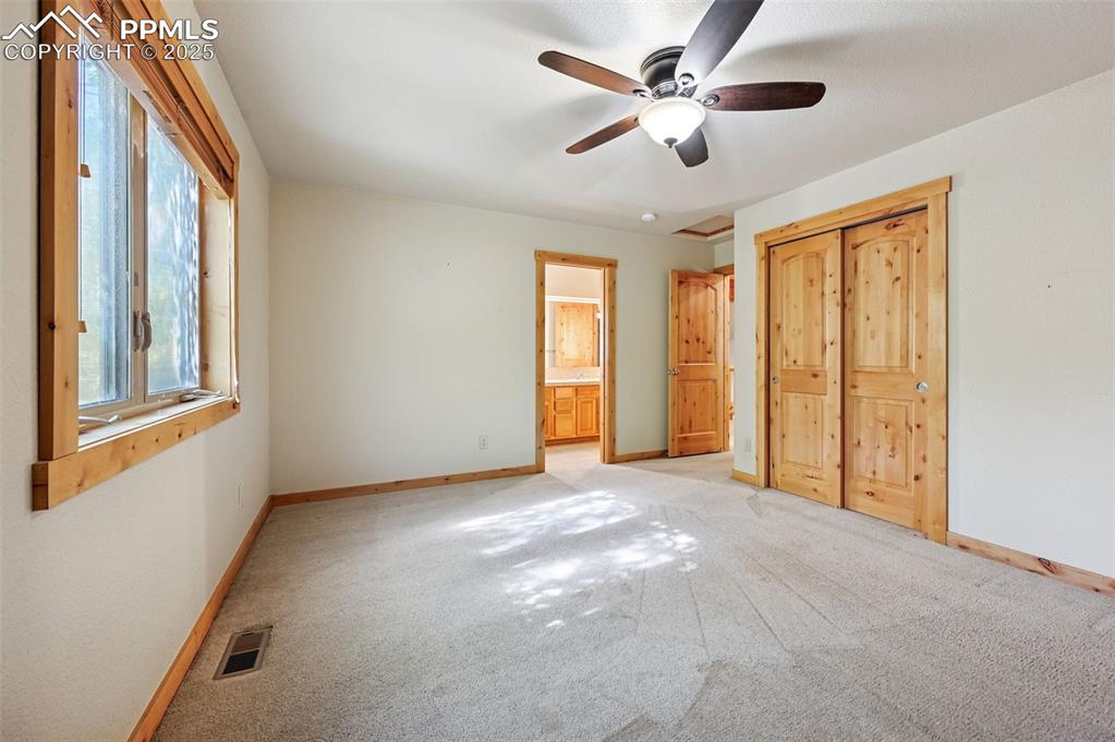 Image 39 of 42: Upstairs bedroom #1