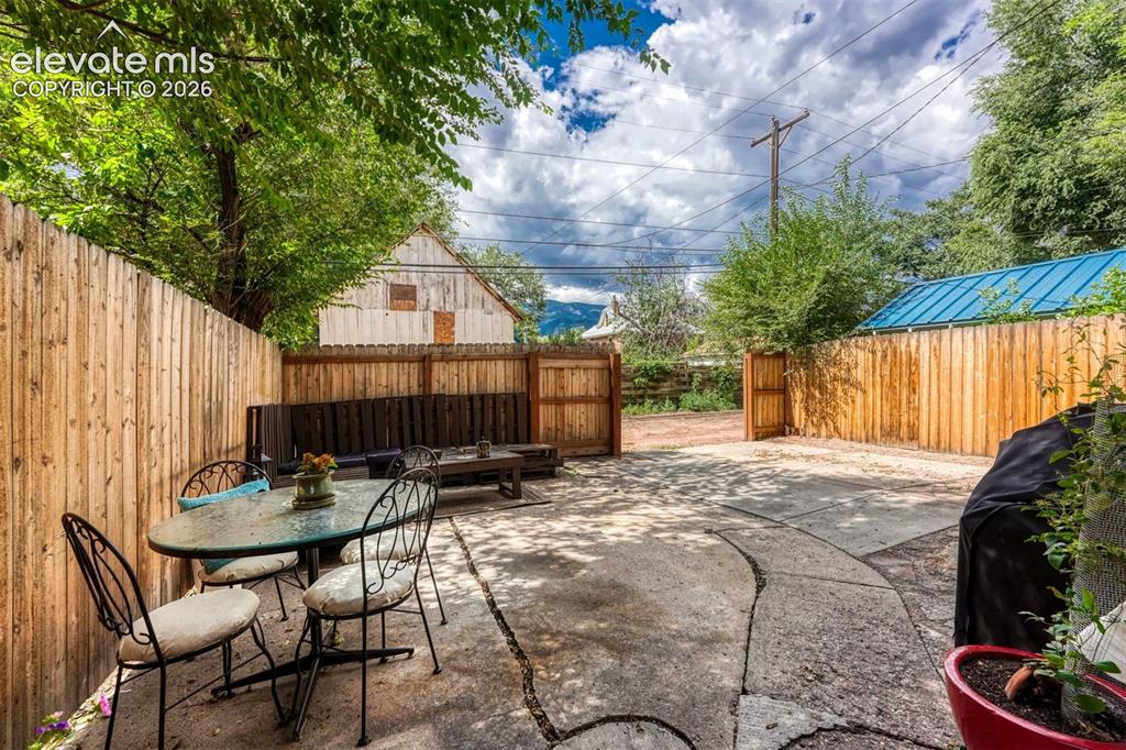 Image 19 of 21: Patio