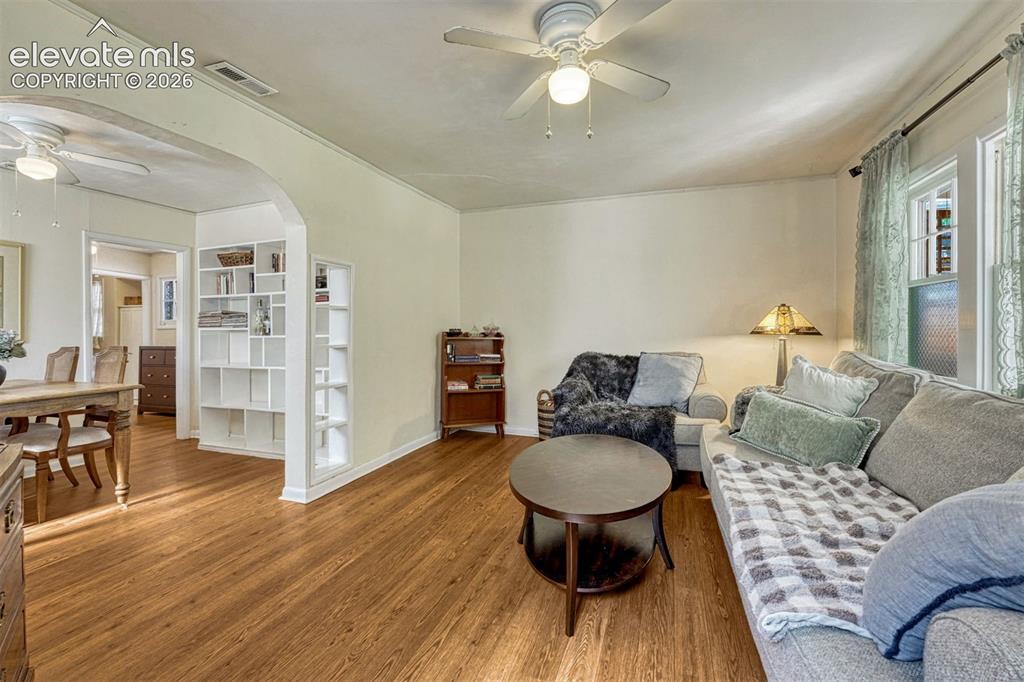 Image 6 of 21: Living Room