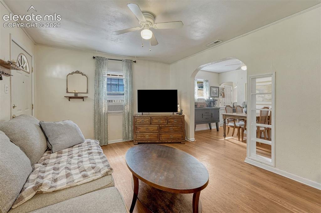 Image 7 of 21: Living Room